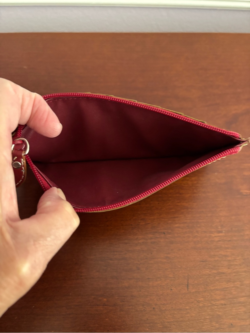 EUC Lodis Leather Slim Wallet | Multi‑Card Organizer | Classic Snap Closure - Picture 4 of 6